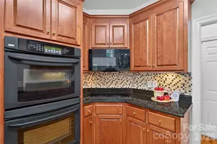 7940 Oakmont Ct, Hickory, NC 28602 - Photo 23
