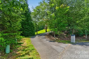 7940 Oakmont Ct, Hickory, NC 28602 - Photo 3