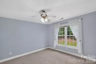 7940 Oakmont Ct, Hickory, NC 28602 - Photo 37