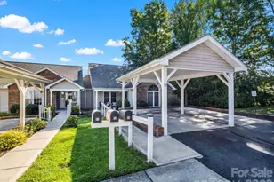 59 S Woodridge View Ct, Hendersonville, NC 28791 - Photo 1