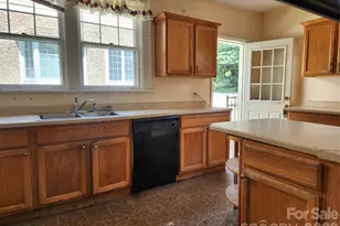 63 Westover Dr, Asheville, NC 28801 - Photo 9