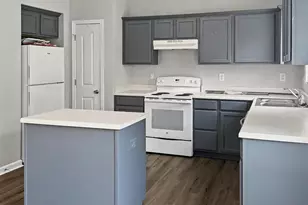 2717 Forest Grove Ct, Charlotte, NC 28269 - Photo 13