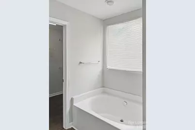 2717 Forest Grove Court, Charlotte, NC 28269 - Photo 5