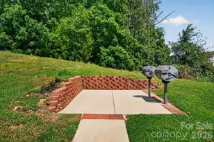 11232 Hyde Pointe Ct, Charlotte, NC 28262 - Photo 33
