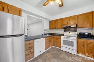 8426 Rust Wood Pl, Charlotte, NC 28227 - Photo 7