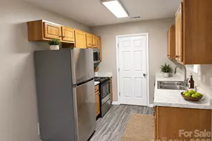 4723 Palm Breeze Ln, Charlotte, NC 28208 - Photo 3