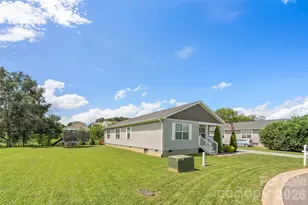 46 Janie Dr, Clyde, NC 28721 - Photo 3