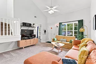 10171 Reindeer Way Ln, Charlotte, NC 28216 - Photo 3
