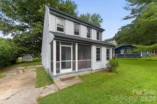 131 Spencer St, Clyde, NC 28721 - Photo 1