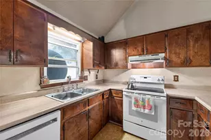 131 Spencer St, Clyde, NC 28721 - Photo 13