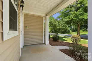 17926 Train Station Dr, Cornelius, NC 28031 - Photo 3