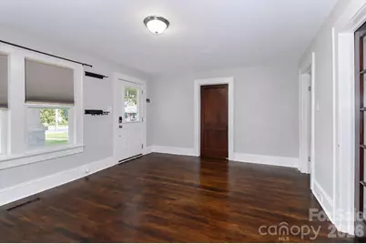 401 N Oakland Avenue, Statesville, NC 28677 - Photo 7