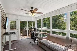 7 Maple Leaf Dr, Hendersonville, NC 28739 - Photo 13