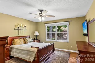 7 Maple Leaf Dr, Hendersonville, NC 28739 - Photo 15