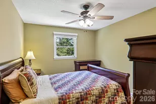 7 Maple Leaf Dr, Hendersonville, NC 28739 - Photo 19