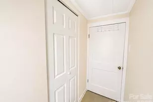 227 W 12th St, Salisbury, NC 28144 - Photo 11