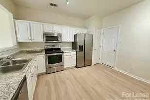 10212 Garmoyle St, Charlotte, NC 28277 - Photo 3