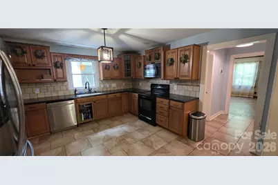 8979 Twin Lake Drive, Kernersville, NC 27284 - Photo 7