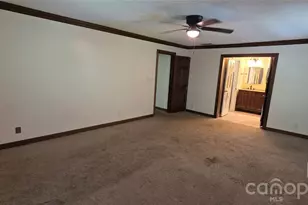 8979 Twin Lake Dr, Kernersville, NC 27284 - Photo 15