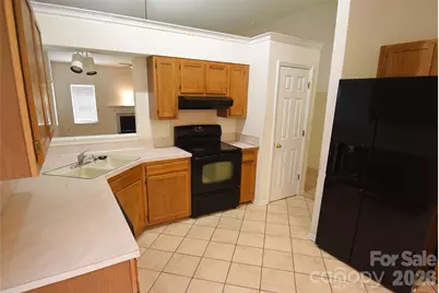 730 Oakbluff Circle, Charlotte, NC 28216 - Photo 5