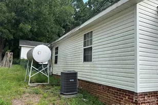 410 Spring St, Denton, NC 27239 - Photo 3