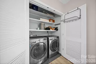 210 N Church St, Charlotte, NC 28202 - Photo 5