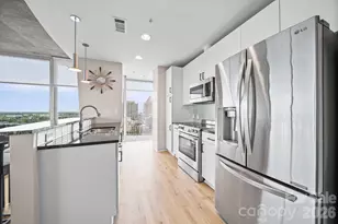 210 N Church St, Charlotte, NC 28202 - Photo 9