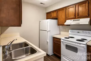 8024 Tremaine Ct, Charlotte, NC 28227 - Photo 5