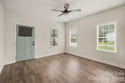 1402 Essex Avenue, Gastonia, NC 28052 - Photo 5