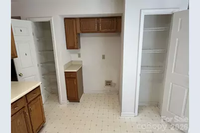 5326 Groveton Court, Charlotte, NC 28269 - Photo 9