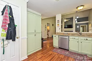 7813 Bridle Ct, Charlotte, NC 28216 - Photo 5