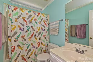 7813 Bridle Ct, Charlotte, NC 28216 - Photo 15
