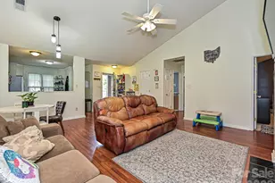 7813 Bridle Ct, Charlotte, NC 28216 - Photo 7