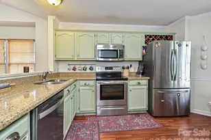 7813 Bridle Ct, Charlotte, NC 28216 - Photo 3
