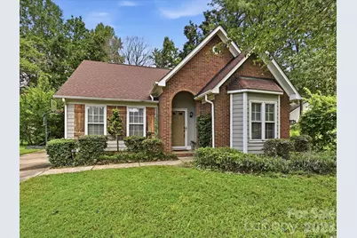 7813 Bridle Court, Charlotte, NC 28216 - Photo 1