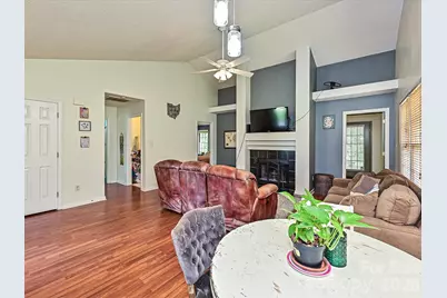7813 Bridle Court, Charlotte, NC 28216 - Photo 9