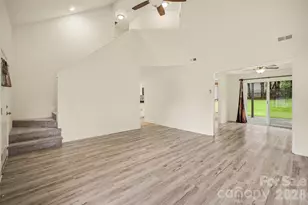 8500 Woodhill Manor Ct, Charlotte, NC 28215 - Photo 17