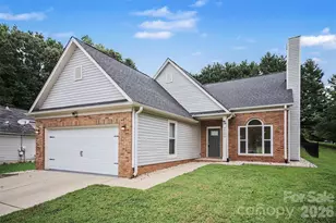 8500 Woodhill Manor Ct, Charlotte, NC 28215 - Photo 1
