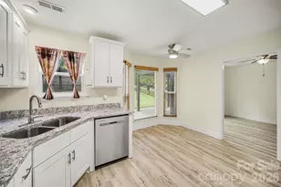 8500 Woodhill Manor Ct, Charlotte, NC 28215 - Photo 25