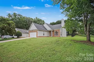 8500 Woodhill Manor Ct, Charlotte, NC 28215 - Photo 13
