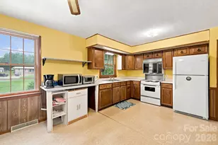 1714 Lazenby St, Newton, NC 28658 - Photo 11