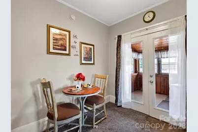 110 E Price Street, Hendersonville, NC 28739 - Photo 15