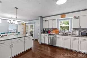 1130 24th Ave Pl NE, Hickory, NC 28601 - Photo 5