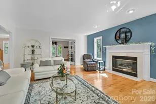 25 Weston Heights Dr, Asheville, NC 28803 - Photo 11
