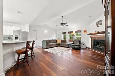 220 5th Street NE, Conover, NC 28613 - Photo 5