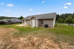 1411 Foxbrook Cir, Lancaster, SC 29720 - Photo 15
