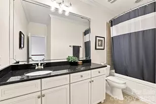 6831 Louisburg Square Ln, Charlotte, NC 28210 - Photo 23