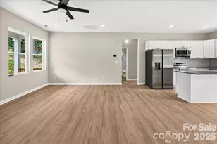 126 Aspen St, Yadkinville, NC 27055 - Photo 5