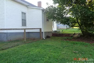 107 Bickett St, Morganton, NC 28655 - Photo 17