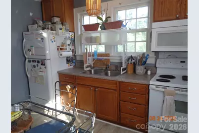 107 Bickett Street, Morganton, NC 28655 - Photo 5